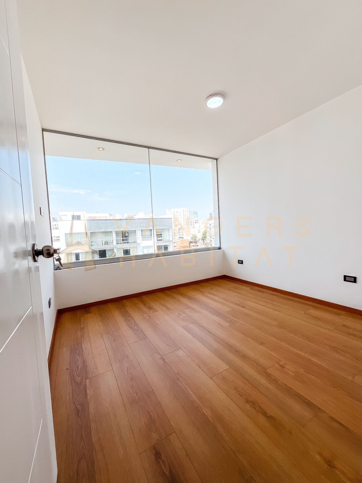 Alquila un dúplex en Miraflores y vive con el espacio que un departamento común no te da — 1