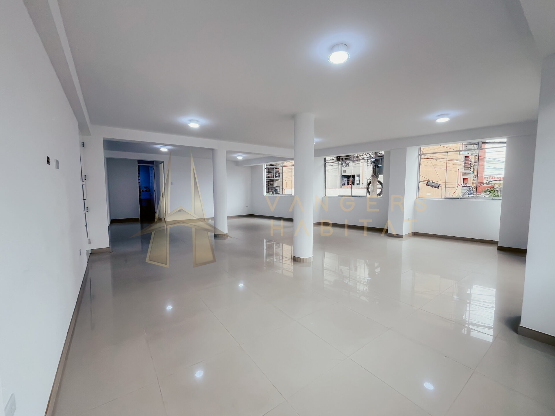 LOCAL COMERCIAL DE ESTRENO EN ALQUILER – LOS OLIVOS — 2