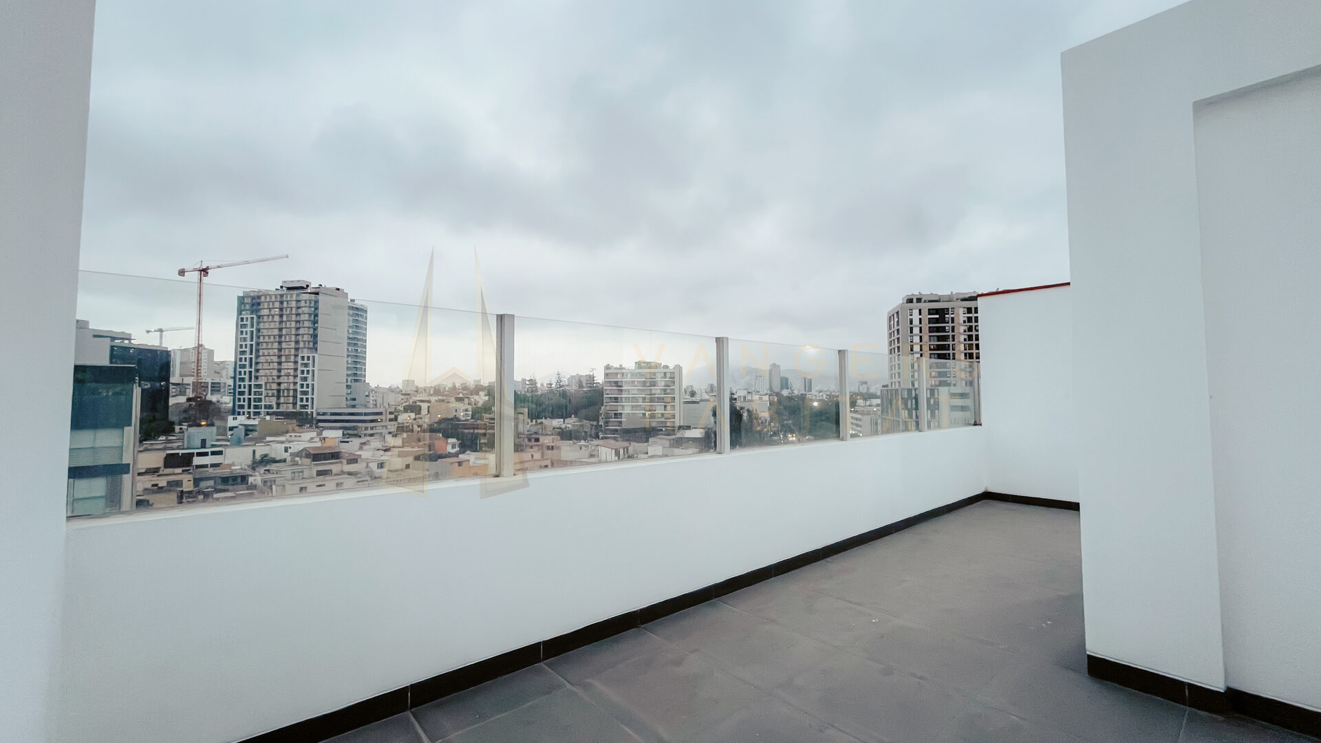 El espacio que buscas, en la ubicación que quieres: descubre este exclusivo dúplex en Miraflores. — 3